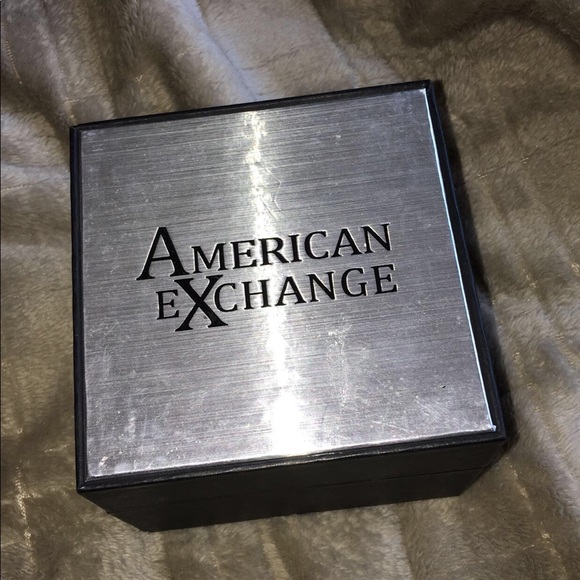 Wrist watch - Picture 1 of 3